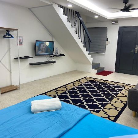 Hs Homestay Cenderawasih Kuantan Town Esterno foto