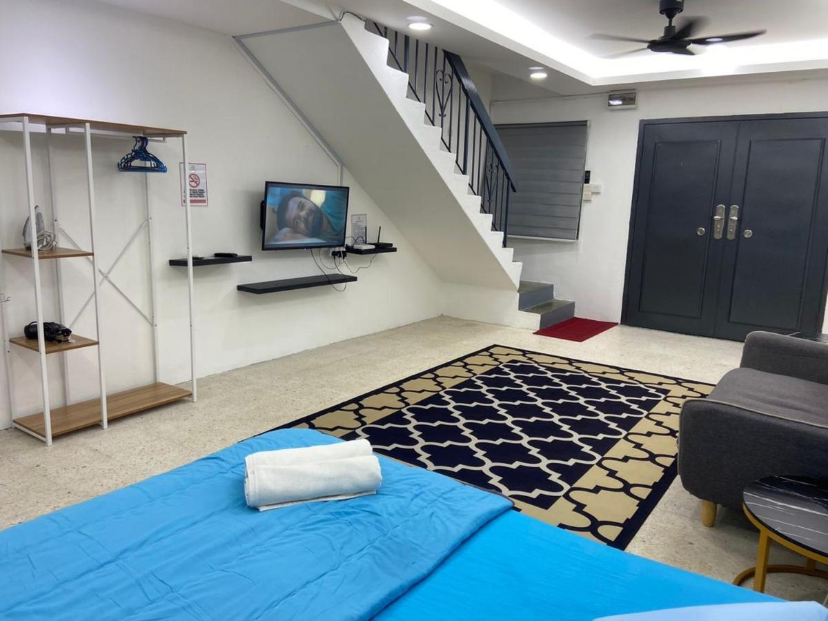 Hs Homestay Cenderawasih Kuantan Town Esterno foto