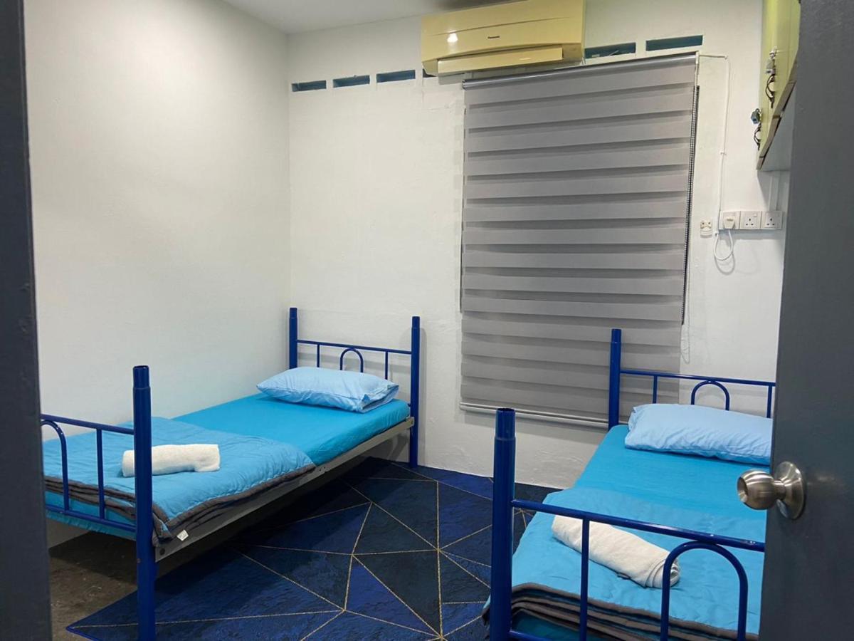 Hs Homestay Cenderawasih Kuantan Town Esterno foto