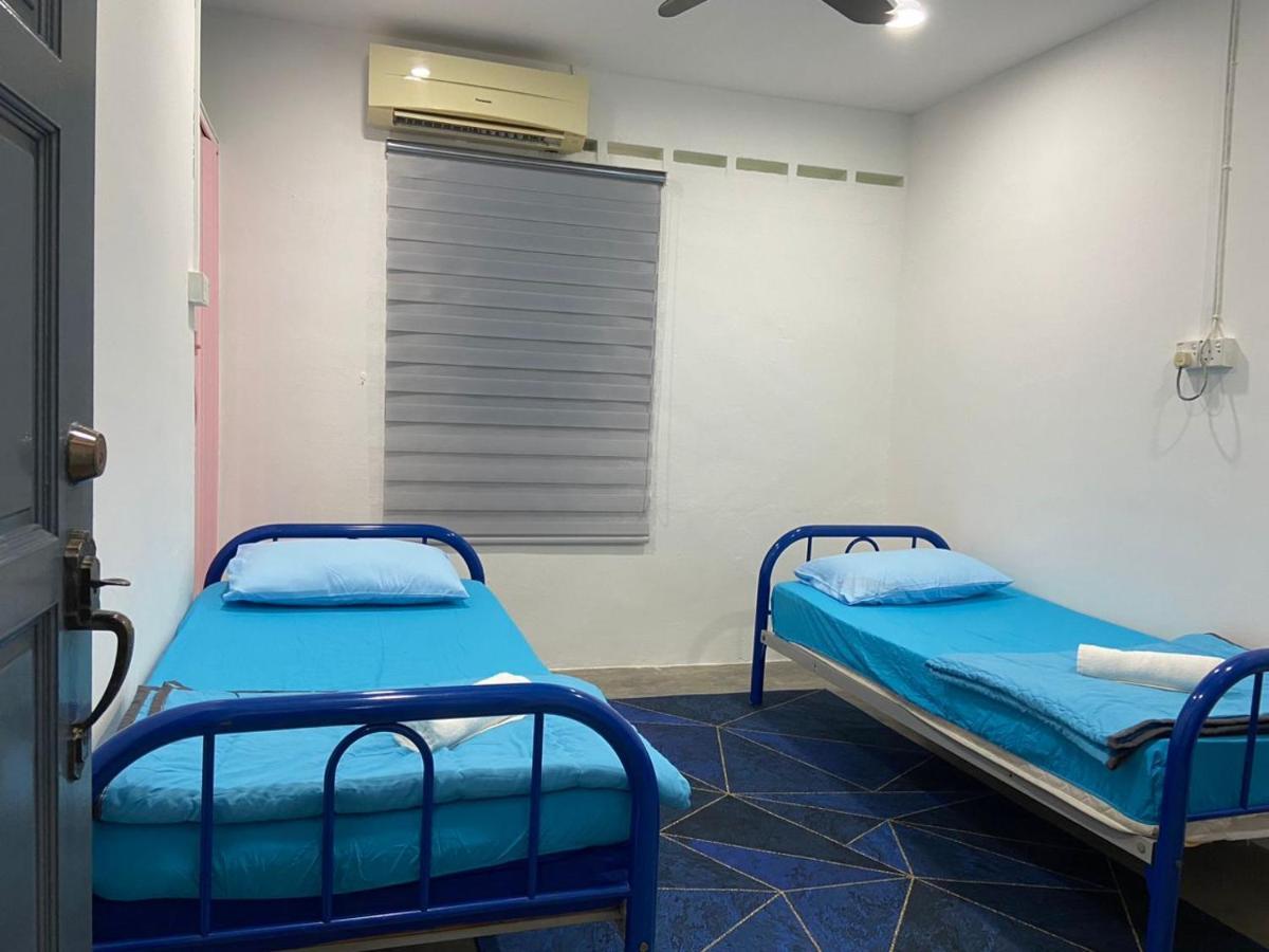 Hs Homestay Cenderawasih Kuantan Town Esterno foto