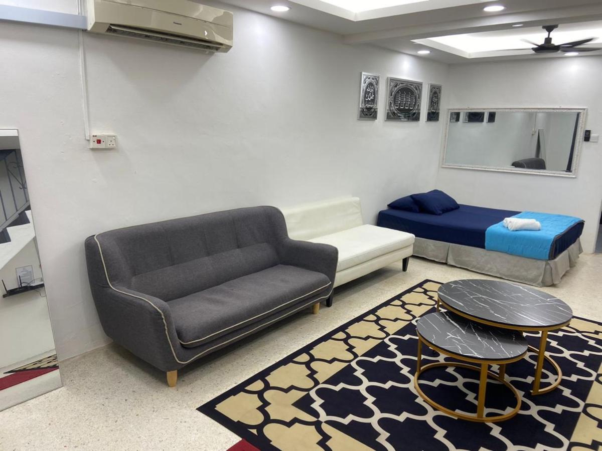 Hs Homestay Cenderawasih Kuantan Town Esterno foto